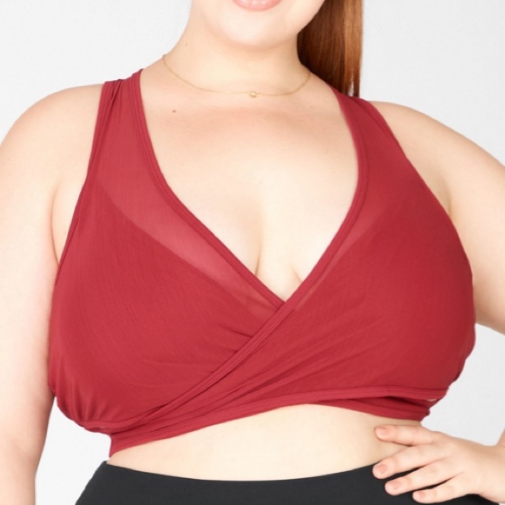 NWT, never worn Faye medium impact sports bra